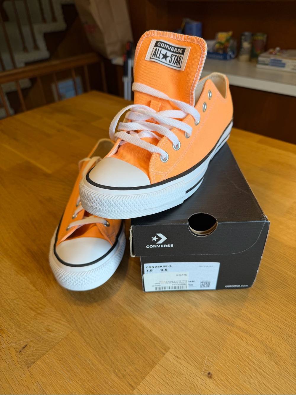 NIB Converse Low Top in Peach W9.5